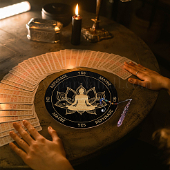 Ahademaker 1ピース 天然ローズクォーツ ダウジング振り子ペンダント  1個の木製カスタム振り子ボード付き  魔術ウィッカ祭壇用品用  蓮の模様  ペンダント：29~29.7センチメートル  ボード：20x0.4センチメートル&nbsp;DIY-GA0003-53I