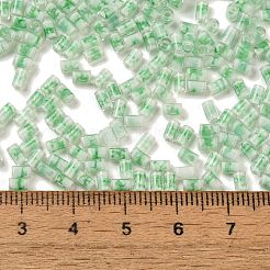 内側は2トーンカラーの透明ガラスシードビーズ  コラム  ミディアムシーグリーン  3.5x2.5mm  穴：1.2mm  約18000個/ポンド&nbsp;SEED-C004-05B