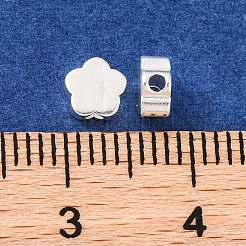 真鍮ビーズ  鉛フリー＆カドミウムフリー  花  925銀メッキ  5x5x2.5mm  穴：1.2mm&nbsp;LS-KK-U024-18S