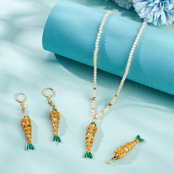 ラックメッキ真鍮ペンダント4個。  キュービックジルコニアエナメル  魚のチャーム  長持ちメッキ  鉛フリー＆カドミウムフリー  ゴールド  46x10.5x7.5mm  穴：4x2.5mm&nbsp;KK-BC0015-55