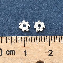 真鍮製スペーサービーズ  花  長持ちメッキ  鉛フリー＆カドミウムフリー  ラックめっき  925銀メッキ  4.6x1mm  穴：1.4mm&nbsp;KK-H532-39B-S