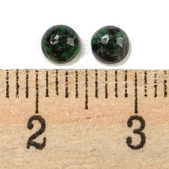 ゾイサイトカボションで天然なルビー  半円  4x2~2.5mm&nbsp;G-H309-03-46