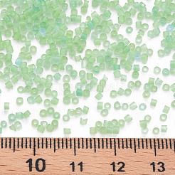ガラスシリンダービーズ  シードビーズ  透明なつや消し色  丸い穴  薄緑  1.5~2x1~2mm  穴：0.8mm  約8000個/袋  約1ポンド/バッグ&nbsp;SEED-S047-H-002