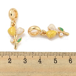 ラックメッキ合金エナメルフラワーヨーロピアンダングルチャーム  ABSプラスチック模造真珠ビーズ付き大穴ペンダント  ゴールドカラー  カドミウムフリー＆ニッケルフリー＆鉛フリー  きいろ  29mm  穴：4.6mm  花：19x11.5x4mm&nbsp;FIND-B034-45G-01