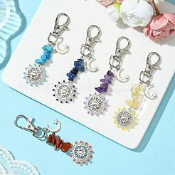 天然シトリン、アメジスト、ラピスラズリ、レッドジャスパー、合成ターコイズチップペンダント装飾  バッグの鍵飾りに使える太陽のチャーム付き合金製フラットラウンド  88mm&nbsp;HJEW-MZ00096