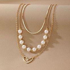 ハート合金とプラスチックの模造真珠の3層ネックレス（女性用）  ホワイト  ゴールドカラー  14.96インチ（38cm）&nbsp;FS-WGA62EB-01