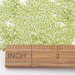 TOHO日本のシードビーズ  11/0  131)カット六角形  （不透明な光沢のある酸っぱいリンゴ2x2個  0.6mm  穴：44000mm  約[1]個/ポンド&nbsp;SEED-K007-2mm-131