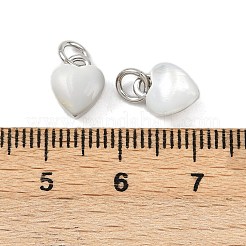 真鍮パヴェ天然ホワイトシェルハートチャーム、丸カン付き  プラチナ  9x7x5mm  穴：3mm&nbsp;KK-F908-07P