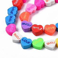 手作り樹脂粘土ビーズ連売り  単語「love」付けのハート  バレンタインデーの  ミックスカラー  8~9x9~9.5x4~5mm  穴：1.6mm  約40個/連  14.06インチ〜14.57インチ（35.7~37cm）&nbsp;X-CLAY-N006-72