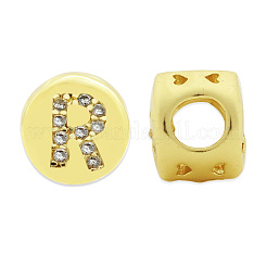 真鍮マイクロペーブクリアキュービックジルコニアビーズ  アルファベット付きフラットラウンド  文字.r  7.5x6.5mm  穴：3.5mm  3個/袋&nbsp;KK-T030-LA843-RX3
