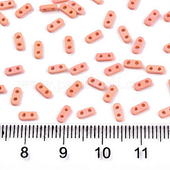 Fgb2穴ガラスシードビーズ  不透明なつや消し色の虹  長方形  ライトサーモン  4.5~5x2x1~1.5mm  穴：0.5~0.8mm  約4000個/袋&nbsp;SEED-S031-S-SQ50FR