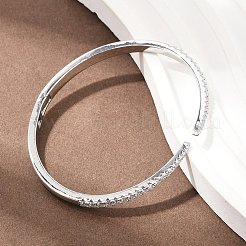 真鍮マイクロパヴェクリアキュービックジルコニアヒンジバングル  女性用カフバングル  長持ちメッキ  ラックめっき  鉛フリー＆カドミウムフリー  プラチナ  内径：2.13x1.85インチ（5.4x4.7cm）&nbsp;BJEW-F528-01P