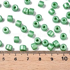 ベーキングペイント パールガラス シードビーズ  丸い穴  シリンダー  ミディアムシーグリーン  4x5.5mm  穴：1.8mm  約2500個/ポンド&nbsp;SEED-T008-03R