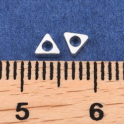 真鍮ビーズ  三角形  銀  3x3.5x1.3mm  穴：1.4mm&nbsp;KK-H250-02A-S