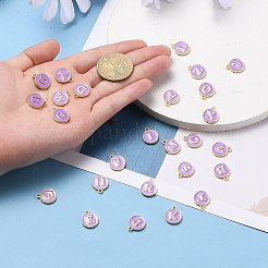 頭文字a〜zアルファベットエナメルチャーム  フラットラウンドディスク両面チャーム  金メッキエナメルスパンコール合金チャーム  紫色のメディア  14x12x2mm  穴：1.5mm  26個/セット&nbsp;ENAM-Q437-10