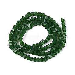 オペークガラスビーズ連売り  三角形  多面カット  濃い緑  3~3.5x4~4.5x4~4.5mm  穴：0.8mm  約121~131個/連  14.37~15.35インチ（36.5~39cm）&nbsp;GLAA-N019-4mm-17