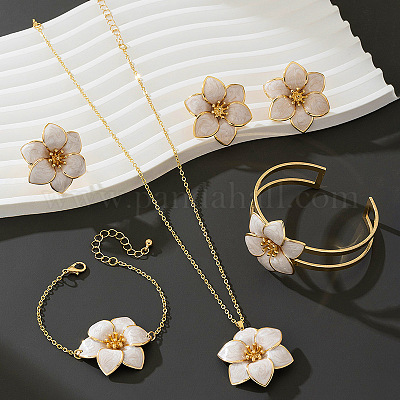 花の合金エナメルペンダントネックレス＆ブレスレット＆カフバングル＆スタッドピアス＆指輪セット  ゴールドカラー  ネックレス：400mm、リング：内径18mm、イヤリング：32mm、ブレスレット：160mm。&nbsp;FS-WGCD75F-01-1