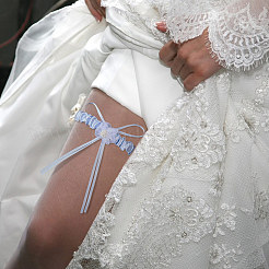 ポリエステルレース伸縮性ブライダルガーター1セット  プラスチック模造パールと  結婚式の衣服の付属品  コーンフラワーブルー  185~200x15~40mm  2個/セット&nbsp;AJEW-CP0007-36