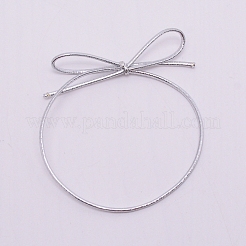 あらかじめ結ばれたリボンが付いたメタリック製のストレッチループ  ギフトボックス包装用  銀  55x1.5mm&nbsp;EC-WH0003-17B