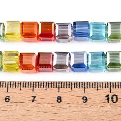 透明ガラスビーズ連売り  多面カット  キューブ  カラフル  6~7x6.5~7x6.5~7mm  穴：1.2mm  約49個/連  13.11''（33.3センチメートル）&nbsp;GLAA-T023-A21-01