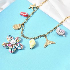 プリントされた天然タカラガイのカラフルな花と陶器の貝殻の形をした魚のペンダント、304ステンレススチールチェーンのビブネックレス、女性用  カラフル  ゴールドカラー  15.55インチ（39.5cm）&nbsp;NJEW-A063-03G