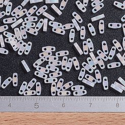 MIYUKIクォーターティラビーズ  日本製シードビーズ  2穴  （qtl131fr）マットクリスタルab  5x1.2x1.9mm  穴：0.8mm  約480PCS /ボトル  10 G /ボトル&nbsp;SEED-JP0008-QTL131FR