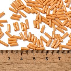 ベーキングペイントガラスツイストラッパビーズ  丸い穴  オレンジ  7x2mm  穴：0.8mm  約13636個/ポンド&nbsp;SEED-C004-02F
