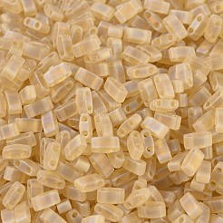 MIYUKIハーフティラビーズ  日本製シードビーズ  2の穴  （htl132fr）マット透明ライトトパーズab  5x2.3x1.9mm  穴：0.8mm  約250PCS /ボトル  10 G /ボトル&nbsp;SEED-JP0008-HTL132FR