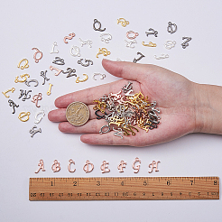 ラックメッキ合金チャーム  アルファベット  a～zの文字  ガンメタル＆ゴールデン＆ローズゴールド＆シルバー  a～zの文字  12~17x4~15x2mm  穴：1.5mm  4色  1セット/カラー  26個/セット  4セット /箱  104個/箱&nbsp;PALLOY-SC0002-26
