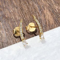 スターリングシルバーのクリアキュービックジルコニアスタッドピアス925個  ティアドロップ  左右  ゴールドカラー  13x3mm&nbsp;EJEW-Q032-01E-G