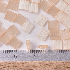 MIYUKIティラビーズ  日本製シードビーズ  2穴  （tl2552)シルクペールピーチ  5x5x1.9mm  穴：0.8mm  約5900個/500g&nbsp;SEED-MY05-TL2552