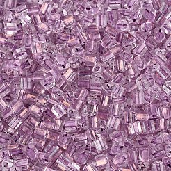 内側が透明な色のガラスシードビーズ  三角形  オールドローズ  3.4x3.4~3.8x3.4~3.8mm  穴：1mm  約7500個/ポンド&nbsp;SEED-T007-13J