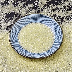 MIYUKIデリカビーズ  シリンダー  日本製シードビーズ  11/0  （db0823)レモンアイスシルクサテン  1.3x1.6mm  穴：0.8mm  約2000PCS /ボトル  10 G /ボトル&nbsp;SEED-JP0008-DB0823