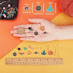 ハロウィンをテーマにしたDIYイヤリング作りキット188個  合金ペンダント入り  ガラスビーズ  真鍮製アズキチェーン＆リンキングリング＆ピアスフック  鉄パーツ  ゴールドカラー&nbsp;DIY-SC0014-73