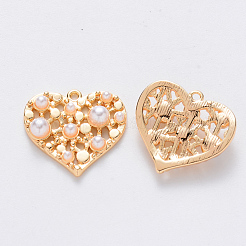 真鍮チャーム  アブソリュートプラスチック模造パール  ニッケルフリー  ハート  18KGP本金メッキ  15x16x4mm  穴：1mm&nbsp;KK-T049-042G-NF