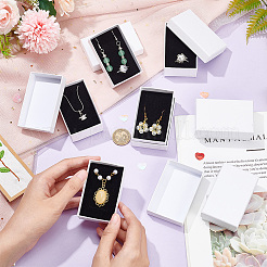 厚紙のジュエリーボックス  内部のスポンジパッド付き  長方形  記念日のために  結婚式  お誕生日  ホワイト  8x5.1x2.7cm  インナーサイズ：7.4x4.6x2.45センチメートル&nbsp;CBOX-NB0001-27