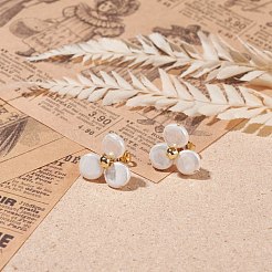 女性用真鍮ピン付きシェルパールフラワースタッドピアス  ホワイト  16.5x16mm  ピン：0.7mm&nbsp;EJEW-JE04829