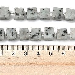 天然石セサミジャスパービーズ連売り  キューブ  シードビーズで  8~8.5x8~8.5x8~8.5mm  穴：1.2mm  約38~39個/連  14.96''（38cm）〜15.35''（39cm）&nbsp;G-D338-A20