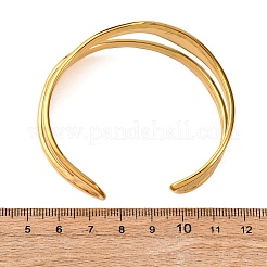 女性用304ステンレススチールカフバングル  イオンプレーティング（ip）  18KGP本金メッキ  1インチ（2.6cm）  内径：2x2-1/4インチ（5x5.7cm）&nbsp;BJEW-G749-17G