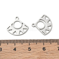 304ステンレスペンダント  太陽のチャームが付いた扇子  切り取る  ステンレス鋼色  14.5x15.5x1mm  穴：1.2mm&nbsp;SA-CBA28C1-02F-P