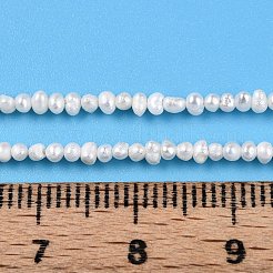 天然養殖淡水パールビーズ連売り  溝付きジャガイモ  乳白色  1.5~2x1.5~3.5mm  穴：0.5mm  約224~229個/連  14.57~14.96インチ（37~38cm）&nbsp;PEAR-N013-01