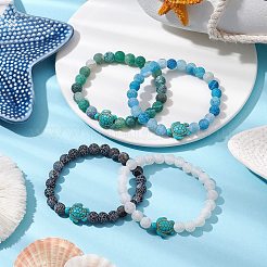 染色された天然の風化瑪瑙の丸いビーズのストレッチブレスレット  合成ターコイズ タートルブレスレット  ミックスカラー  内径：2-1/8インチ（5.5cm）&nbsp;BJEW-JB11074