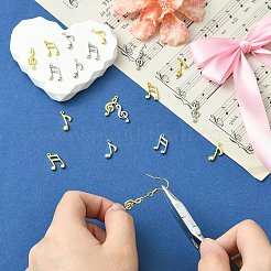 18個6スタイル真鍮チャーム  音符チャーム  ラックめっき  長持ちメッキ  カドミウムフリー＆鉛フリー  プラチナ·ゴールデン  14.5~17x6~9.5x1.5~2mm  穴：1mm  3個/スタイル&nbsp;KK-CJ0004-33