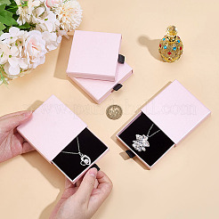 厚紙のジュエリーセット引き出しボックス  リングのために  ピアス  ネックレス  内部のスポンジ  正方形  ピンク  8x8.1x1.8cm&nbsp;CON-WH0099-76D