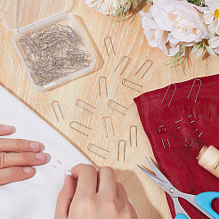 縫製、キルティング、刺繍用のステンレススチール製U字型布位置決め針100本。  ステンレス鋼色  23x7x4.5mm&nbsp;DIY-SP0007-55P