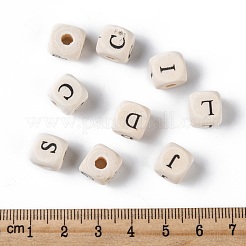 天然木のビーズ  文字付きのキューブ  ランダムな混合文字  長さ10mm  厚さ10mm  穴：3mm&nbsp;X-TB595Y