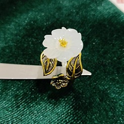 レトロな亜鉛合金のカフリング  花  模造和田玉  アンティーク黄金＆プラチナ  内径：15~20mm&nbsp;FS-WGEAFAD-01