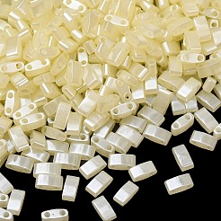 MIYUKIハーフティラビーズ  日本製シードビーズ  2の穴  (htl513) バタークリーム セイロン  5x2.3x1.9mm  穴：0.8mm  約12500個/500g&nbsp;SEED-MY05-HTL513