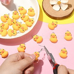 20 個の漫画不透明樹脂ペンダント  プラチナトーンのアイアンループ付きアヒルチャーム  ゴールド  25.5x17x8mm  穴：2mm&nbsp;RESI-CJ0003-73