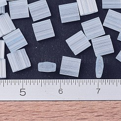 MIYUKIティラビーズ  日本製シードビーズ  2穴  （tl2561)シルクペールライトブルー  5x5x1.9mm  穴：0.8mm  約1180個/100g&nbsp;SEED-J020-TL2561